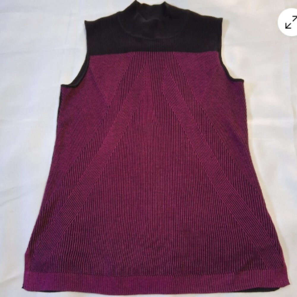 Dana Buchman Womens XL Sleeveless Ribbed Top Purple Black Acrylic V Neck‎ A33
